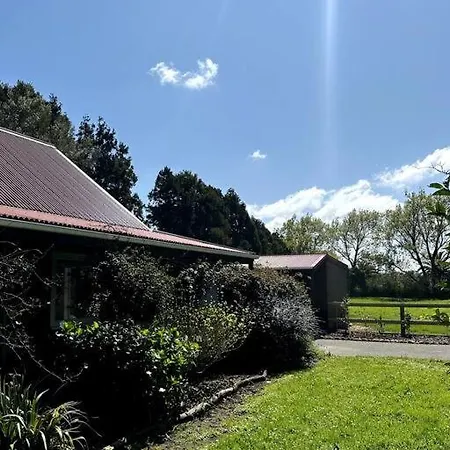 Kauri Lodge Taupaki Exterior photo